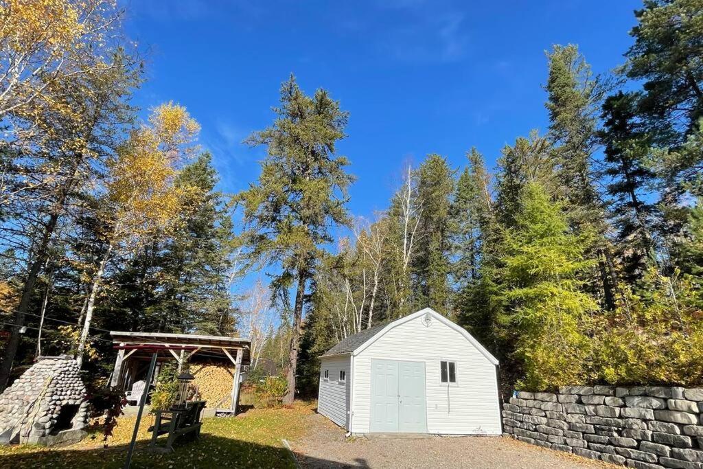 Le Chalet Bleu, Aux Pieds Des Monts-Valin Saint-David-de-Falardeau Zewnętrze zdjęcie